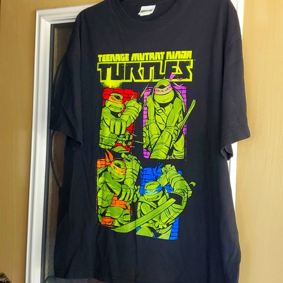 Nickelodeon Other - TMNT black shirt 🛍3 For $15🛍